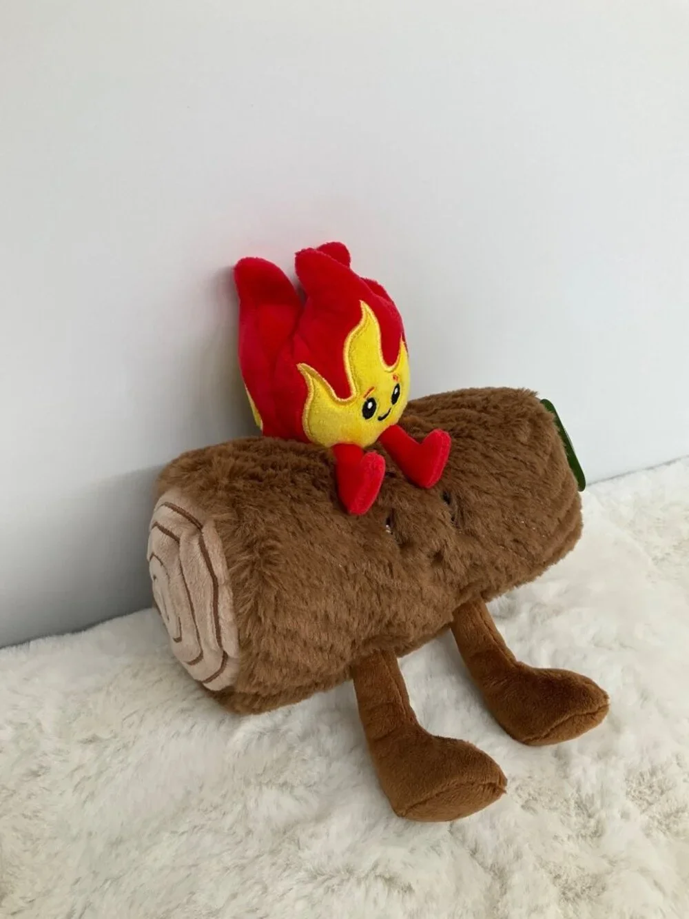 Gigglescape Christmas Yuletide Fire Log 7